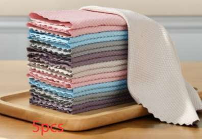 absorbent kitchen sponges, durable cleaning cloths, microfiber scouring pads - available at Sparq Mart