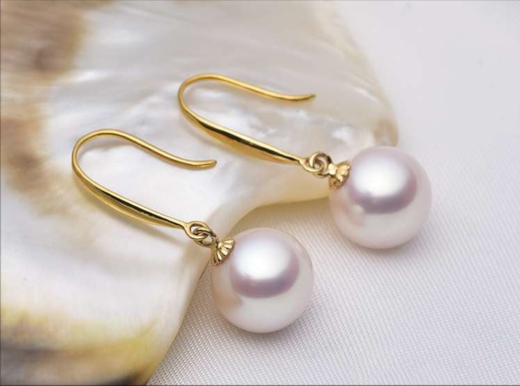 Freshwater Pearl Earrings, Luxury Pearl Jewelry, Silver Pearl Studs - available at Sparq Mart